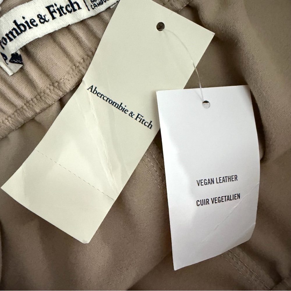 New! Abercrombie & Fitch Vegan Leather Dolphin-Hem Short Size Small 23228 - Picture 6 of 9